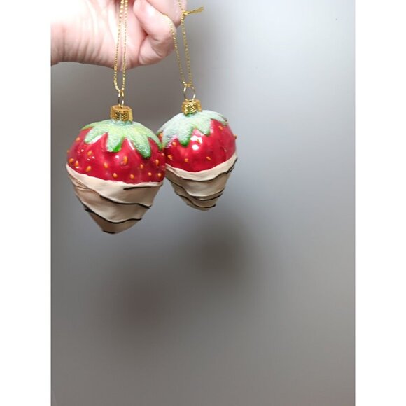 Blown Glass Chocolate Covered Strawberry Ornament Kitchen Christmas Decoration 2 - Picture 3 of 3